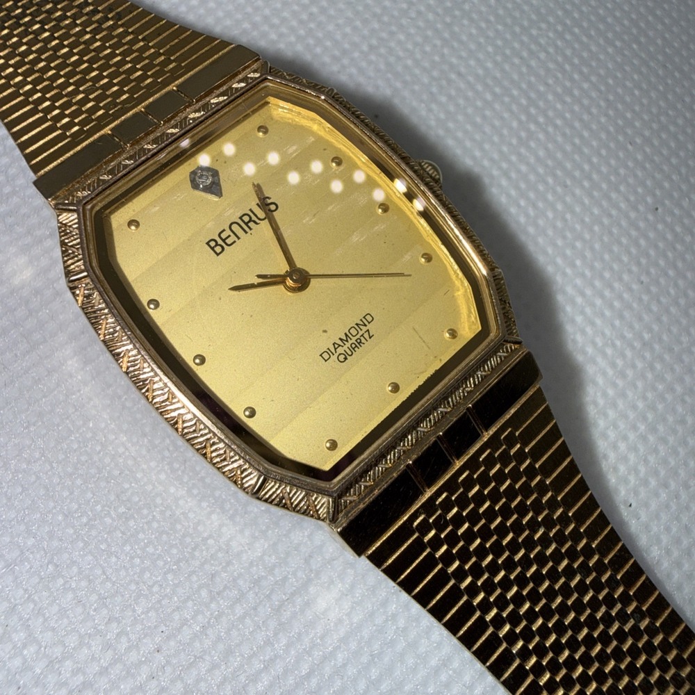 Vintage Benrus Diamond Quartz Retro Mens Watch Working Integrated Bracelet